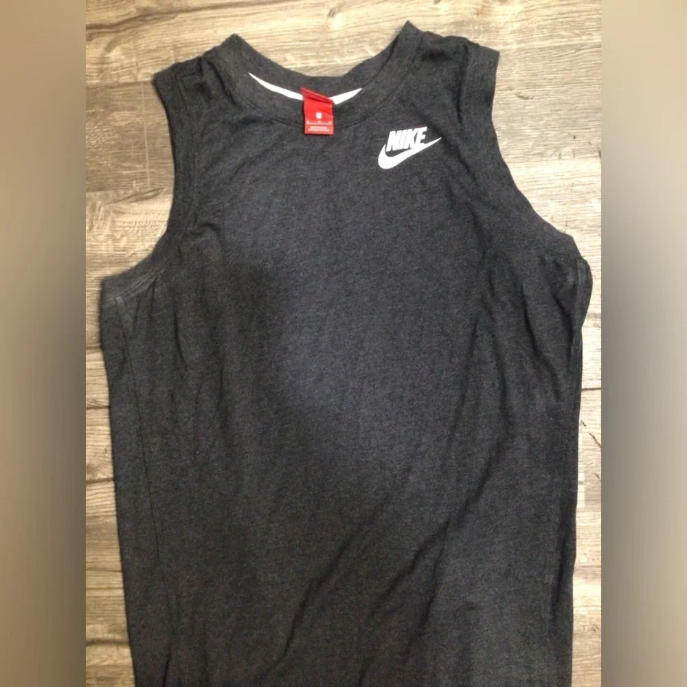 Nike Men's Charcoal Short Sleeve Tee